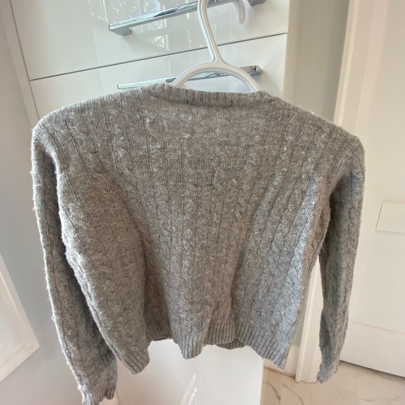 Brandy Melville Cable Knit Olsen sweater - Picture 3 of 3